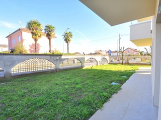 Trilocale in Vendita a Casorezzo, 335'000&euro;, 118 m², con Box
