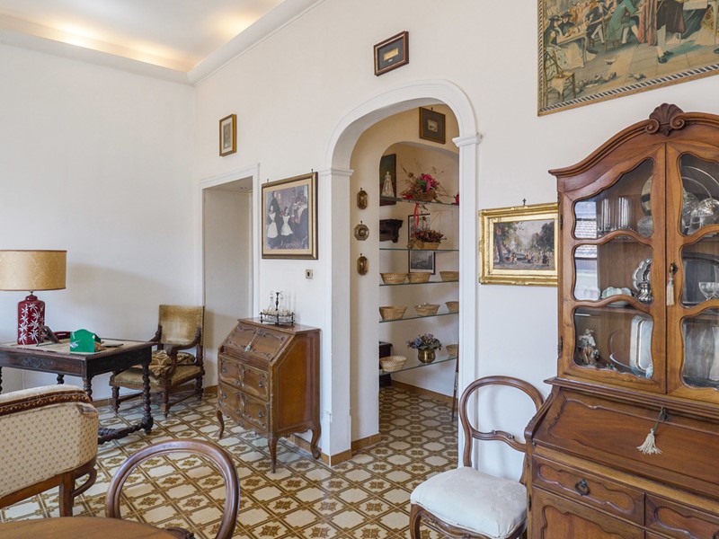 Appartamento in Vendita a Salerno, 490'000&euro;, 160 m²