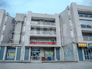 Appartamento in Affitto a Rende, 350&euro;, 145 m², con Box