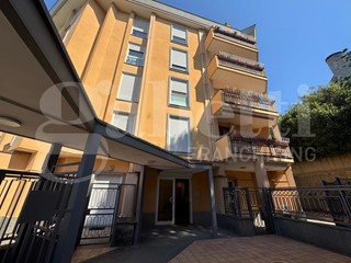 Bilocale in Vendita a Albano Laziale, 200'000&euro;, 58 m², arredato, con Box
