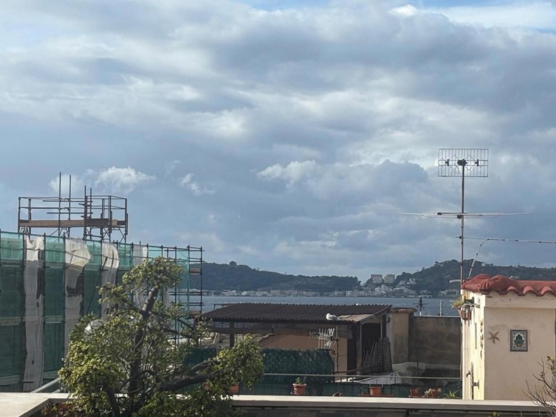 Quadrilocale in Affitto a Pozzuoli, 2'500&euro;, 90 m²