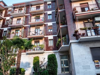 Bilocale in Vendita a Legnano, 120'000&euro;, 67 m², con Box