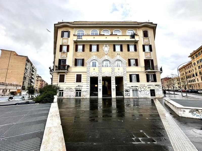 Trilocale in Vendita a Roma, zona San Giovanni, 489'000&euro;, 85 m², arredato