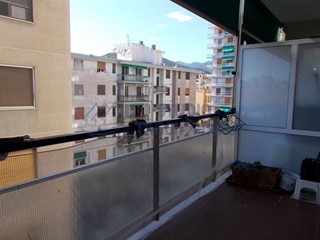 Trilocale in Vendita a Taggia, zona Arma Di Taggia, 160'000&euro;, 60 m²
