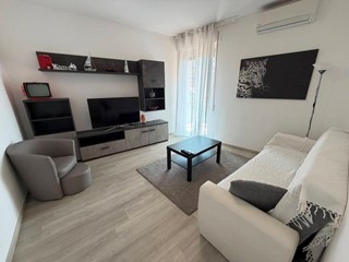 Trilocale in Vendita a Sanremo, zona San Martino, 220'000&euro;, 55 m², arredato