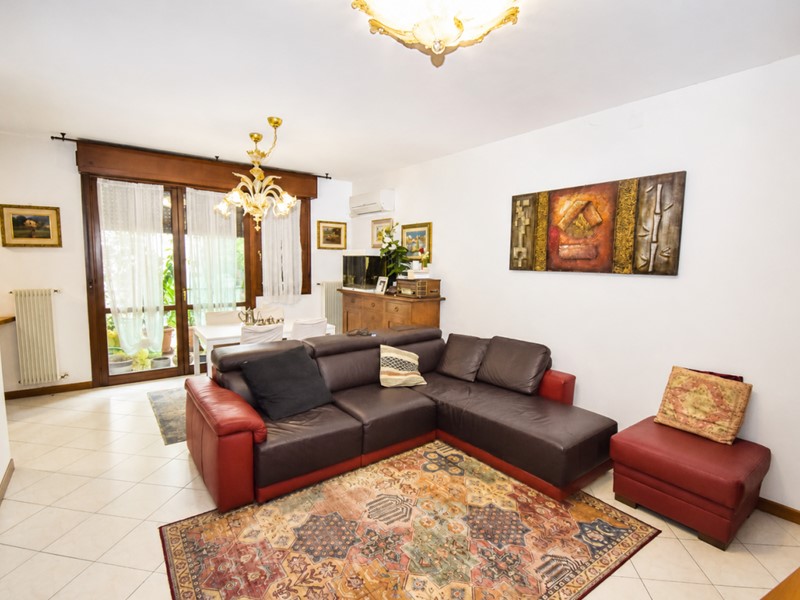 Appartamento in Vendita a Arzignano, 210'000&euro;, 135 m², con Box