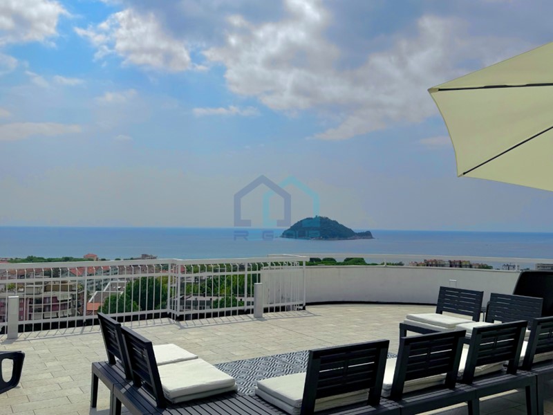 Appartamento in Vendita a Albenga, 200 m², con Box