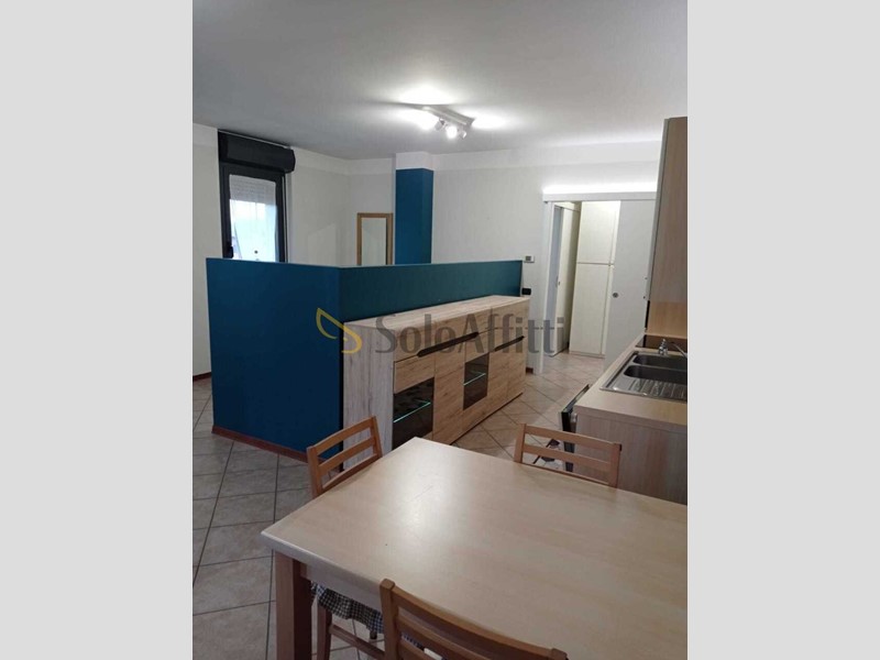 Monolocale in Affitto a Gallarate, zona Cascinetta, 700&euro;, 48 m², arredato, con Box