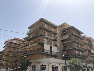Quadrilocale in Vendita a Siracusa, zona Tisia Tica Zecchino Filisto, 138'000&euro;, 146 m², arredato, con Box