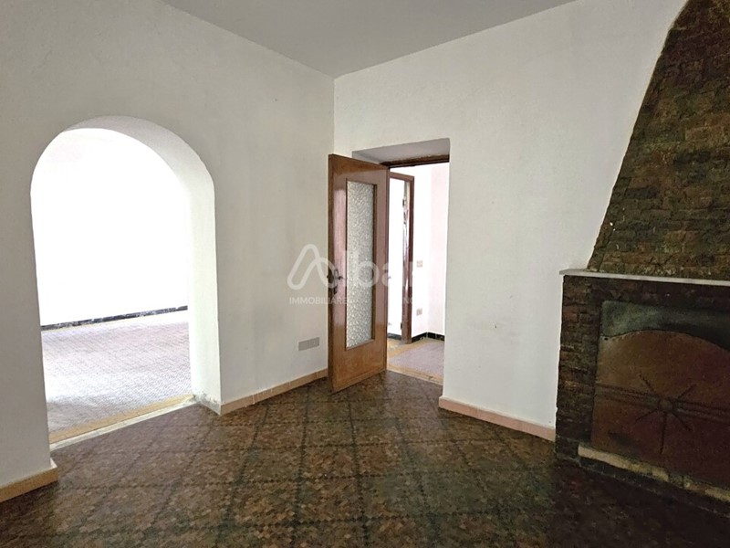 Appartamento in Vendita a Vezzano Ligure, zona Bottagna, 77'000&euro;, 124 m²