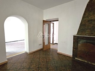 Appartamento in Vendita a Vezzano Ligure, zona Bottagna, 77'000&euro;, 124 m²