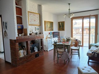 Appartamento in Vendita a Massa, 285'000&euro;, 109 m², con Box