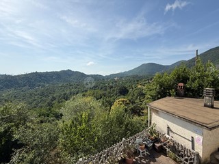 Trilocale in Vendita a Riccò del Golfo di Spezia, zona San Benedetto, 85'000&euro;, 55 m², arredato