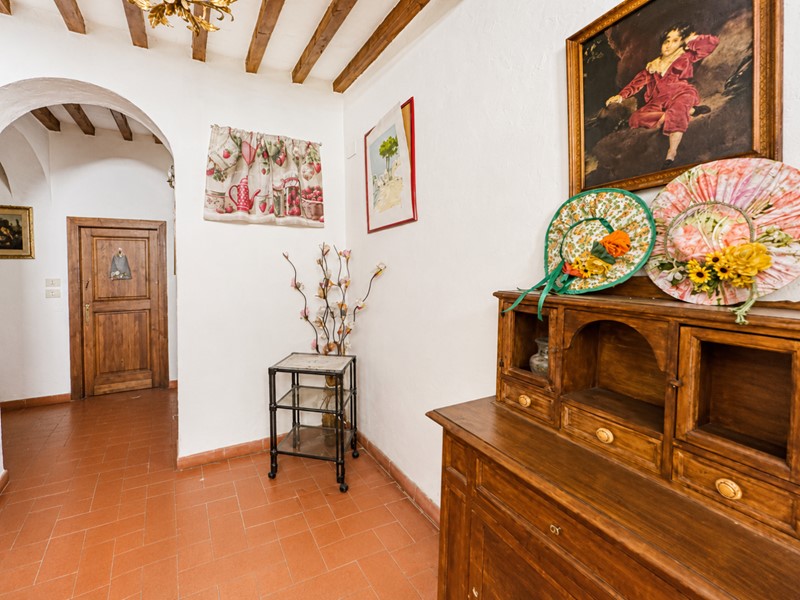 Appartamento in Vendita a Castel San Niccolò, zona Prato di Strada, 75'000&euro;, 112 m², con Box