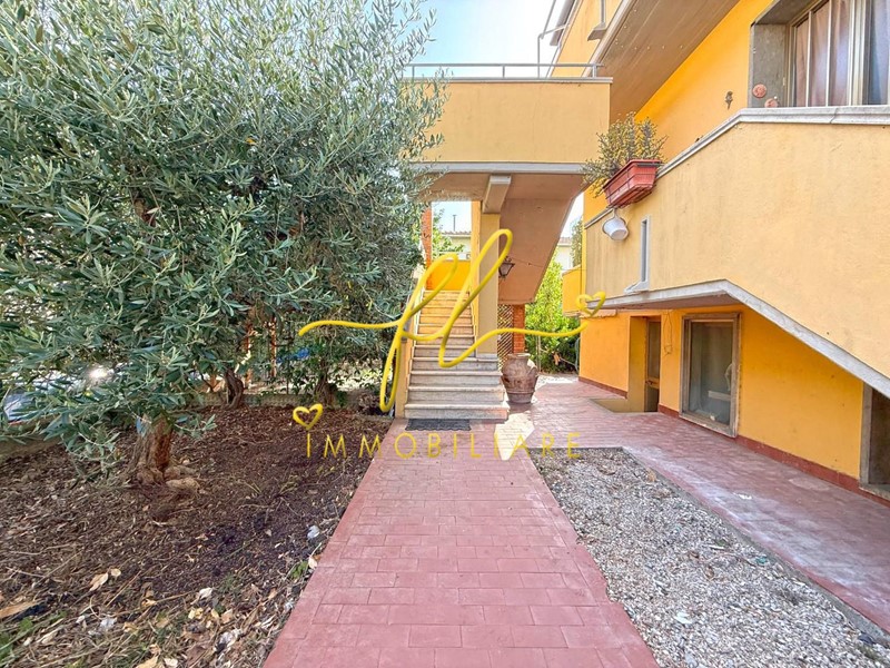 Appartamento in Vendita a Cecina, zona San Pietro In Palazzi, 268'000&euro;, 124 m², con Box