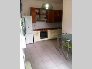 Trilocale in Vendita a Luni, zona Ortonovo, 80'000&euro;, 65 m², arredato