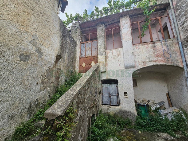 Appartamento in Vendita a Giano Vetusto, 27'500&euro;, 140 m²
