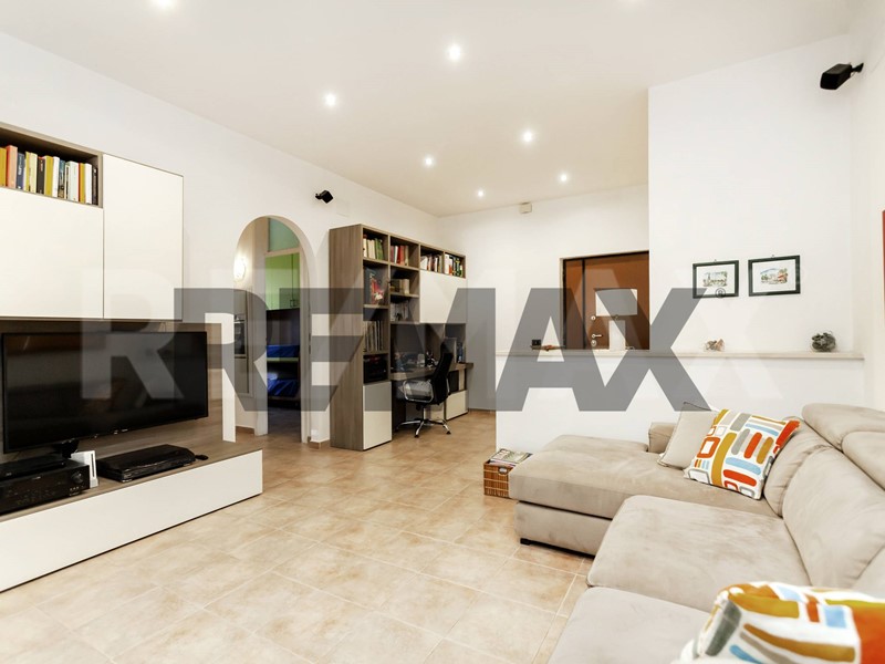 Trilocale in Vendita a Roma, 249'000&euro;, 94 m²