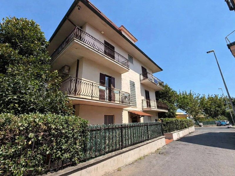 Trilocale in Vendita a Monterotondo, 239'000&euro;, 90 m²