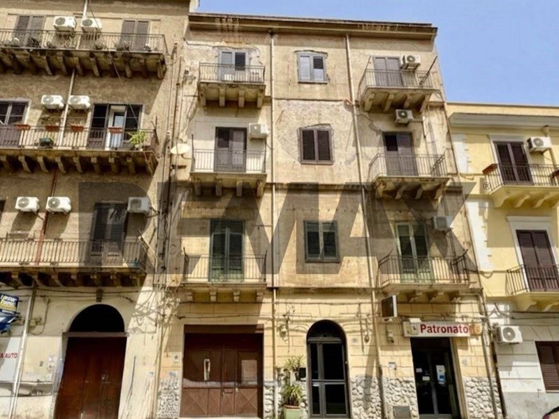Trilocale in Vendita a Palermo, 100'000&euro;, 90 m²