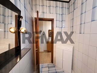 Appartamento in Vendita a Riposto, 90'000&euro;, 139 m²