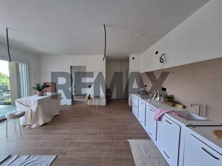 Trilocale in Vendita a Lomazzo, 243'000&euro;, 95 m²