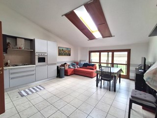 Bilocale in Vendita a Casteggio, 77'000&euro;, 60 m²
