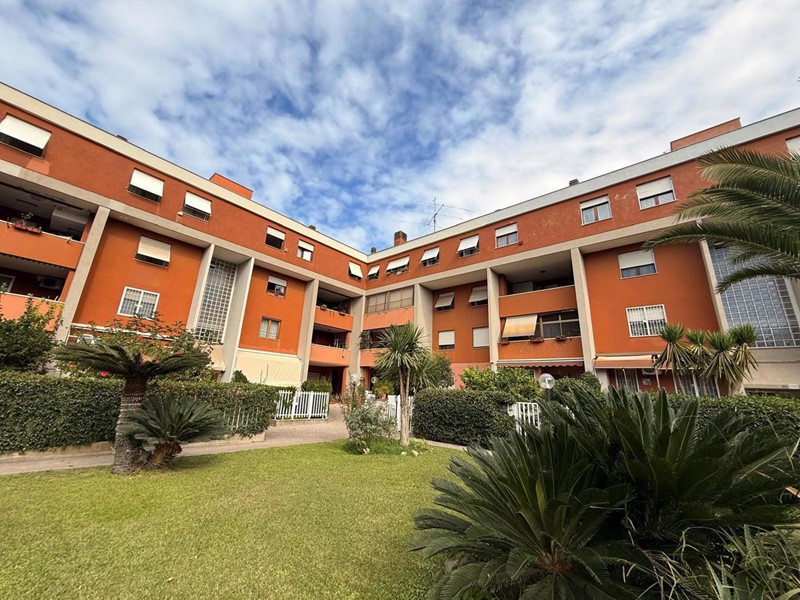 Quadrilocale in Vendita a Roma, 239'000&euro;, 113 m²