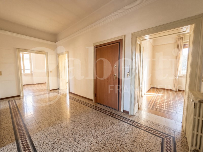 Appartamento in Vendita a Brescia, 290'000&euro;, 175 m², con Box