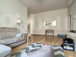 Trilocale in Vendita a Piacenza, 210'000&euro;, 110 m², arredato, con Box
