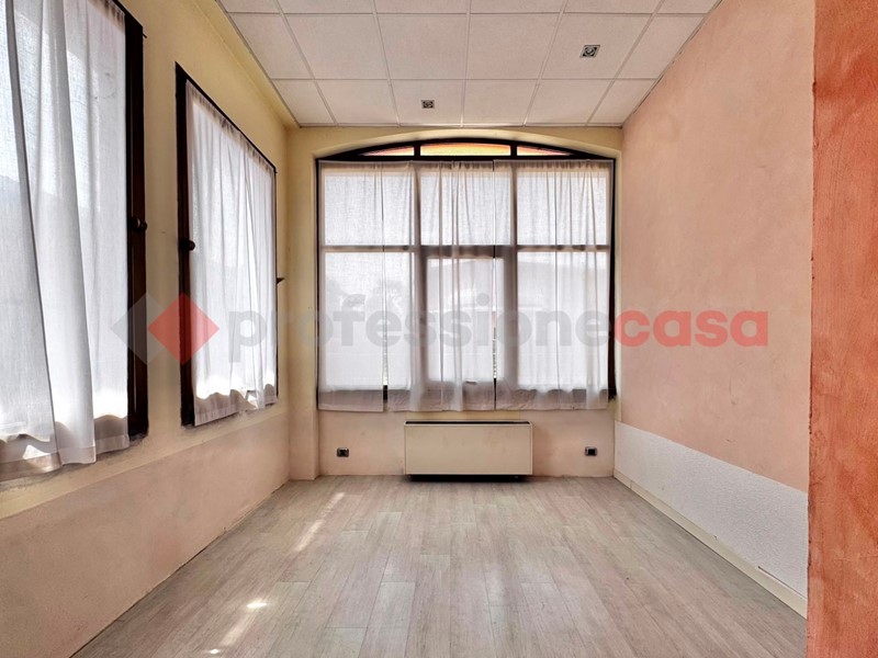 Trilocale in Vendita a Dormelletto, 125'000&euro;, 87 m²