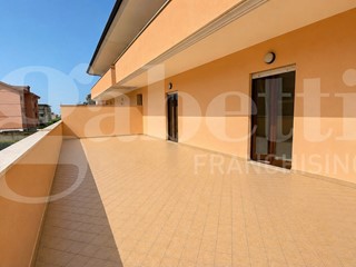 Appartamento in Vendita a Vitulazio, 130'000&euro;, 108 m²