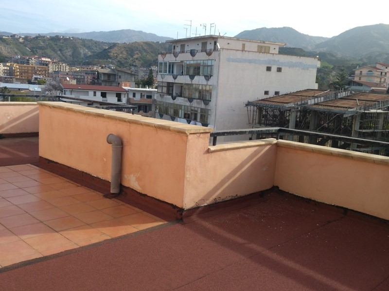 Quadrilocale in Vendita a Reggio Calabria, 120'000&euro;, 200 m²
