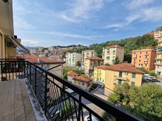 Appartamento in Vendita a Genova, zona Pontedecimo, 83'000&euro;, 85 m²