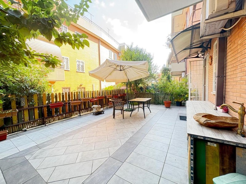Trilocale in Vendita a Guidonia Montecelio, zona Collefiorito, 170'000&euro;, 90 m²