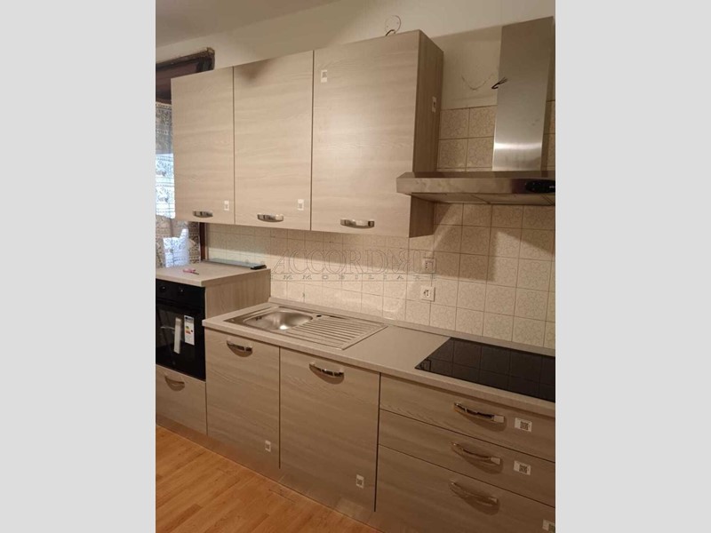 Appartamento in Affitto a Padova, zona San Carlo, 850&euro;, 140 m², arredato, con Box