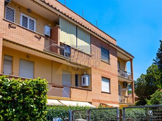 Trilocale in Vendita a Roma, zona Quarto Miglio, 350'000&euro;, 109 m²