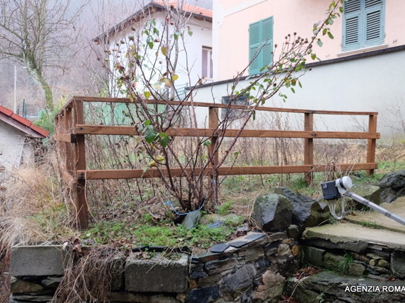 Trilocale in Vendita a Urbe, 50'000&euro;, 50 m², arredato