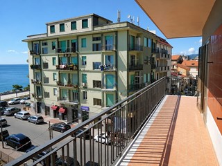 Quadrilocale in Affitto a Catanzaro, zona Lido Corso, 2'000&euro;, 150 m², arredato