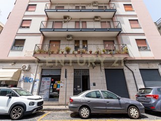 Appartamento in Vendita a Misterbianco, 109'000&euro;, 190 m²