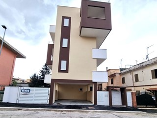 Trilocale in Vendita a Aprilia, 250'000&euro;, 95 m², arredato