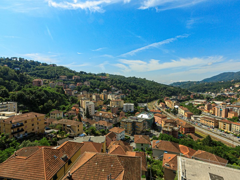 Appartamento in Vendita a Serra Riccò, 109'000&euro;, 121 m²
