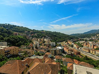 Appartamento in Vendita a Serra Riccò, 109'000&euro;, 121 m²