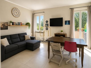 Quadrilocale in Vendita a Colle di Val D'Elsa, 340'000&euro;, 98 m², arredato, con Box