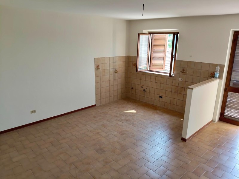 Trilocale in Vendita a Pescia, zona Pescia Morta, 79'000&euro;, 93 m²