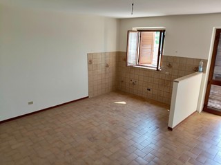 Trilocale in Vendita a Pescia, zona Pescia Morta, 79'000&euro;, 93 m²
