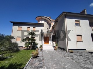 Quadrilocale in Vendita a Morcone, 115'000&euro;, 140 m²