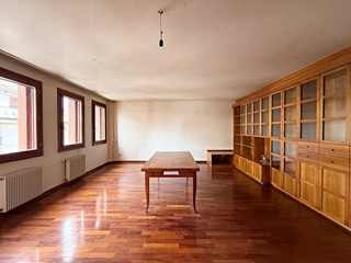 Appartamento in Vendita a Conegliano, 380'000&euro;, 185 m²