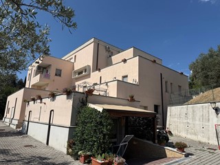Trilocale in Vendita a Gualdo Cattaneo, 57'000&euro;, 78 m²