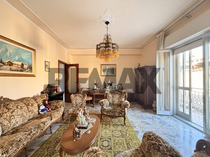 Appartamento in Vendita a Giarre, 120'000&euro;, 147 m²